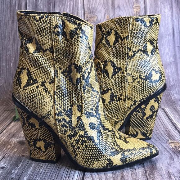 STEVE MADDEN Rarely Yellow Leather Snakeskin Western Booties 7M - Picture 11 of 11